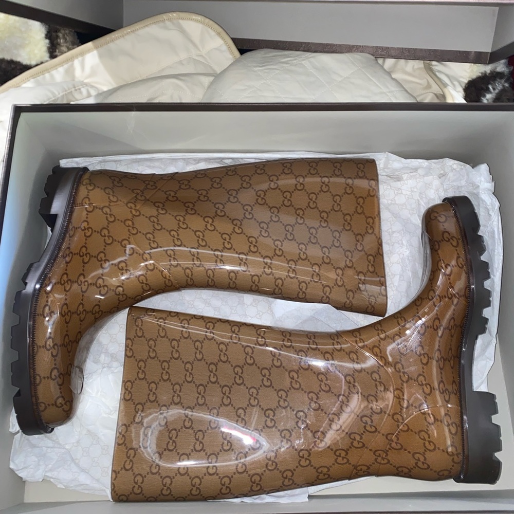 NIB womens Gucci rain boots size 38 8